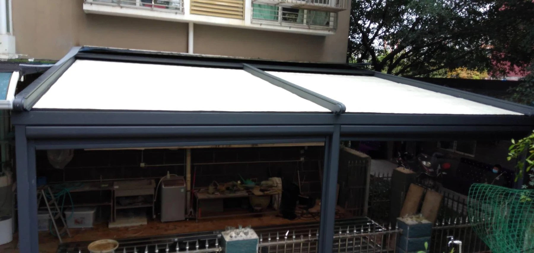 T700 folding canopy installation reference with track structure